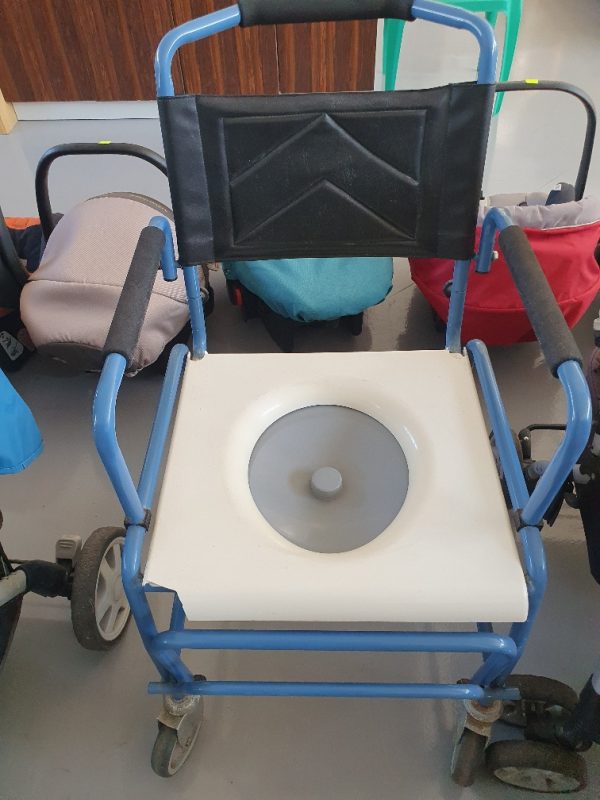 toaletní vozík